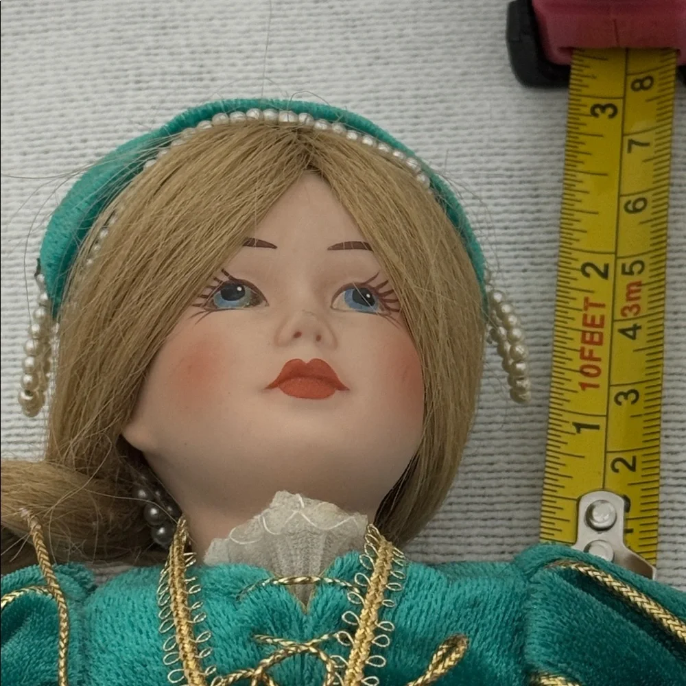 Vintage Elegant Rapunzel Doll with Braided Hair, velvet dress w/gold trim (mlb)